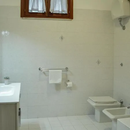 Gryllus Bed and Breakfast 3*