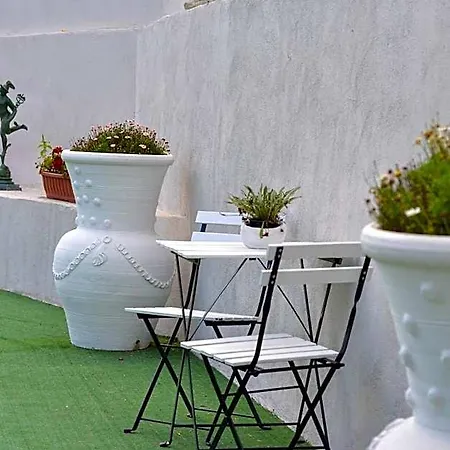 Gryllus Bed & Breakfast 3*